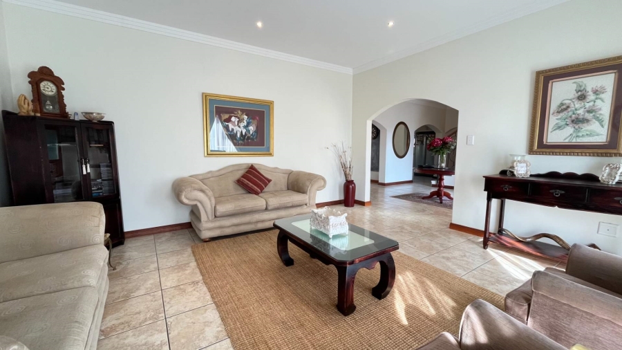 6 Bedroom Property for Sale in Hartenbos Heuwels Western Cape